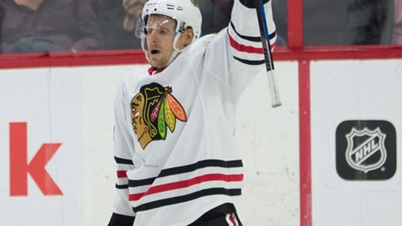 Panik's late power-play goal lifts Blackhawks past Senators (Mar 16, 2017)